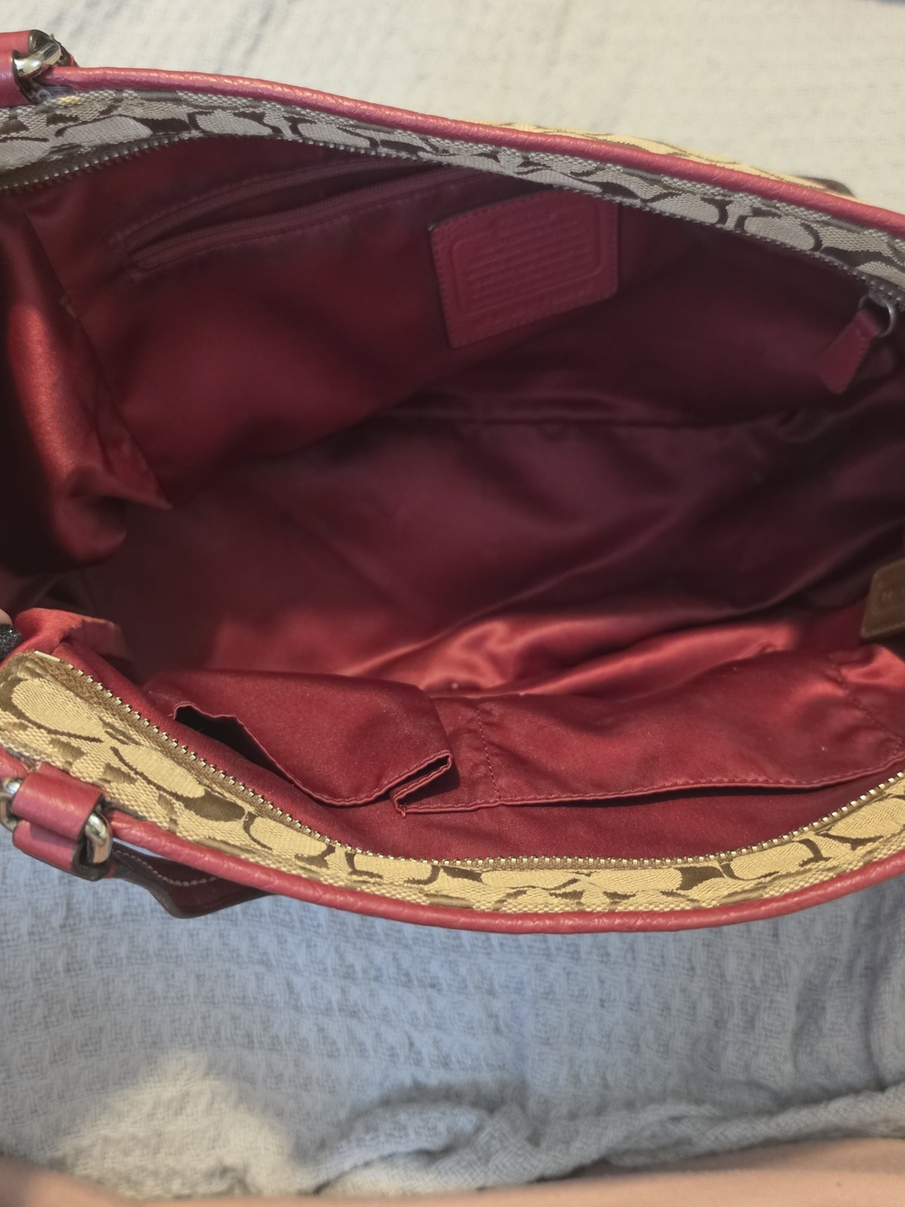 Coach Park Signature Carrie Tote Beige With Burgundy Trim - Picture 4 of 12